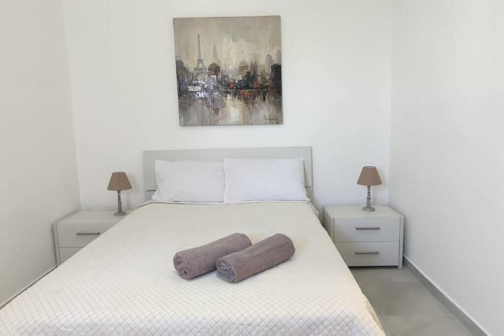 Brand New 3 Bedroom Apartment Close To The Sea Gzira Bagian luar foto